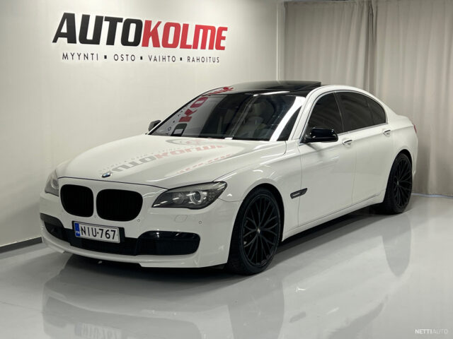 BMW  M-Sport / Hud / Kattoluukku / Hifit / Imuovet / Rahoitus