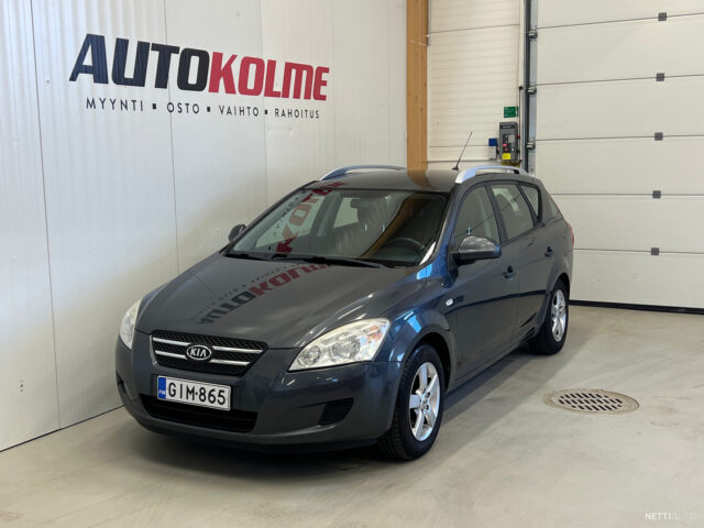 Kia  Vähän Ajettu / Lohkolämmitin / Rahoitus