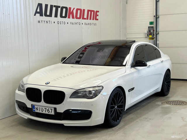 BMW  M-Sport / Hud / Kattoluukku / Hifit / Imuovet / Rahoitus