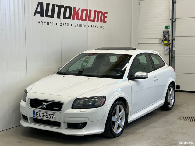 Volvo  2.0 R-DESIGN / Kattoluukku / Webasto / Rahoitus