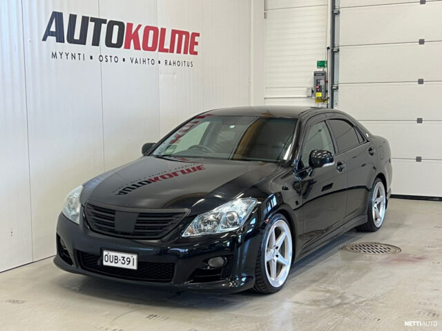 Toyota  Toyota Crown Hybrid 3.5 / Näyttävä  P-Kamera / Adap Vakkari / Rahoitus